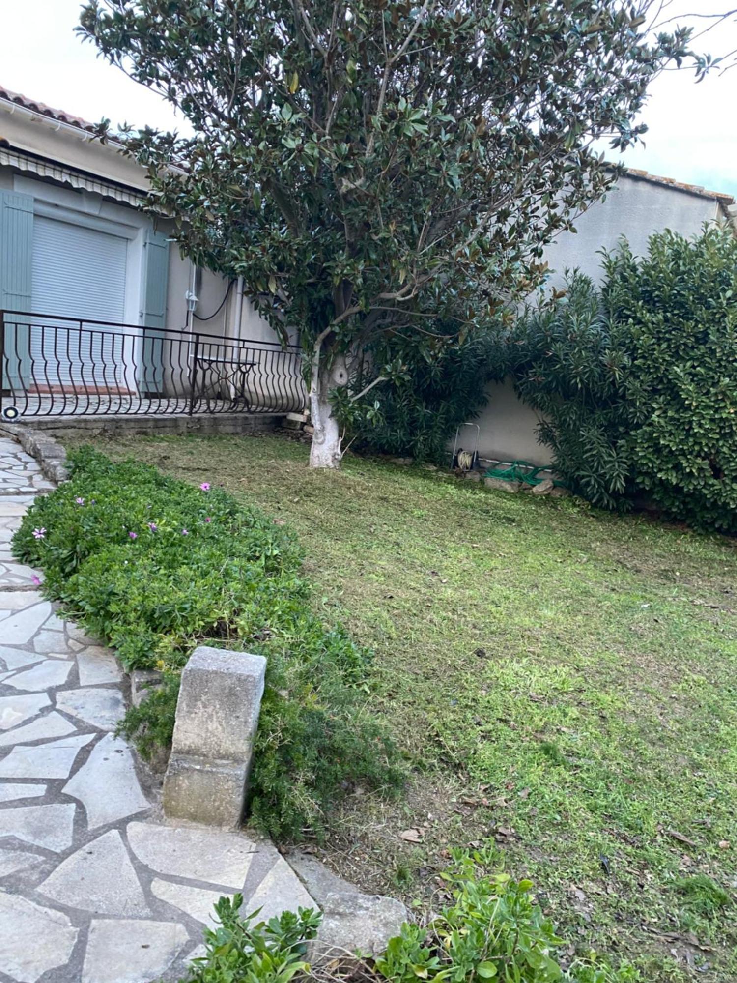 Maison Dans Village Calme Arles Exterior photo